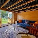 Noemi Villa *